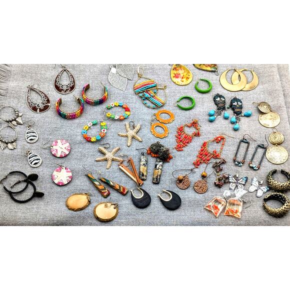 Lot of 29 Pair of Boho Vibe Earrings for Pierced Ears - Picture 2 of 10